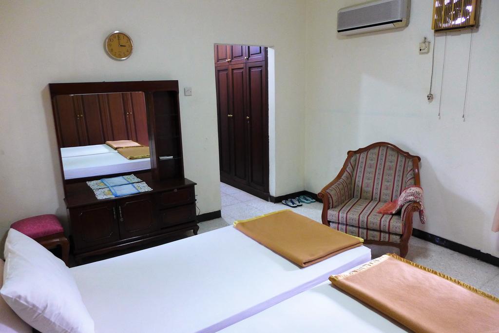 Meranti Guest House Jakarta Bagian luar foto