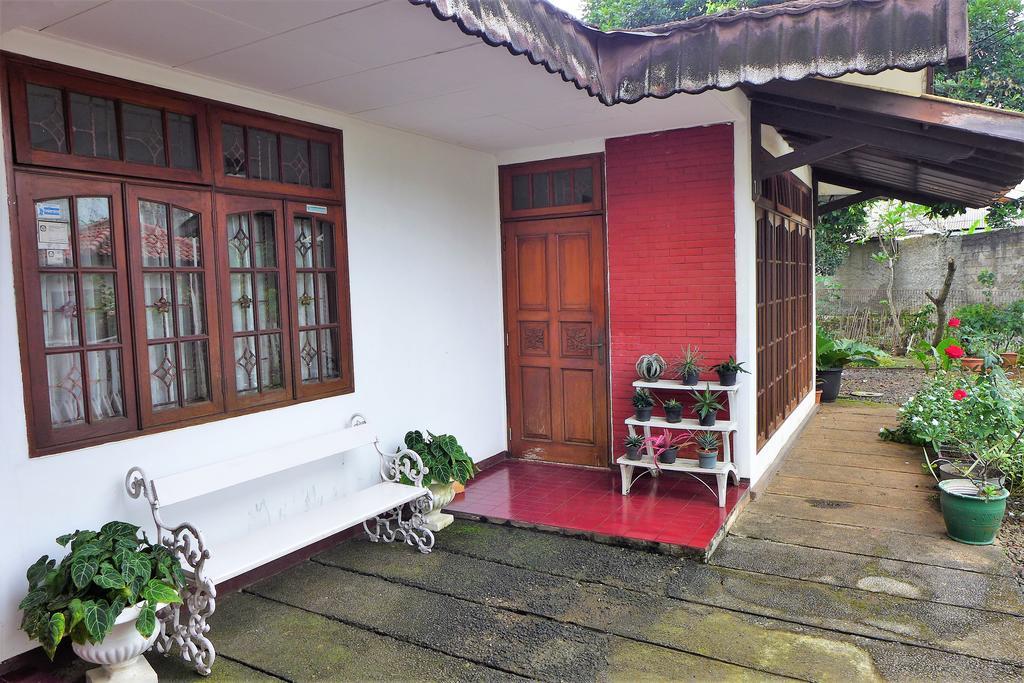 Meranti Guest House Jakarta Bagian luar foto